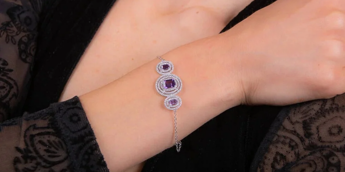 How to Choose a Silver Gemstone Bracelet: Colours, Stones and Styles