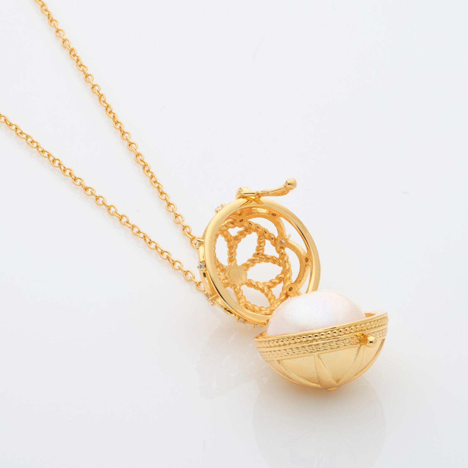 Royal Pearl Orb Necklace