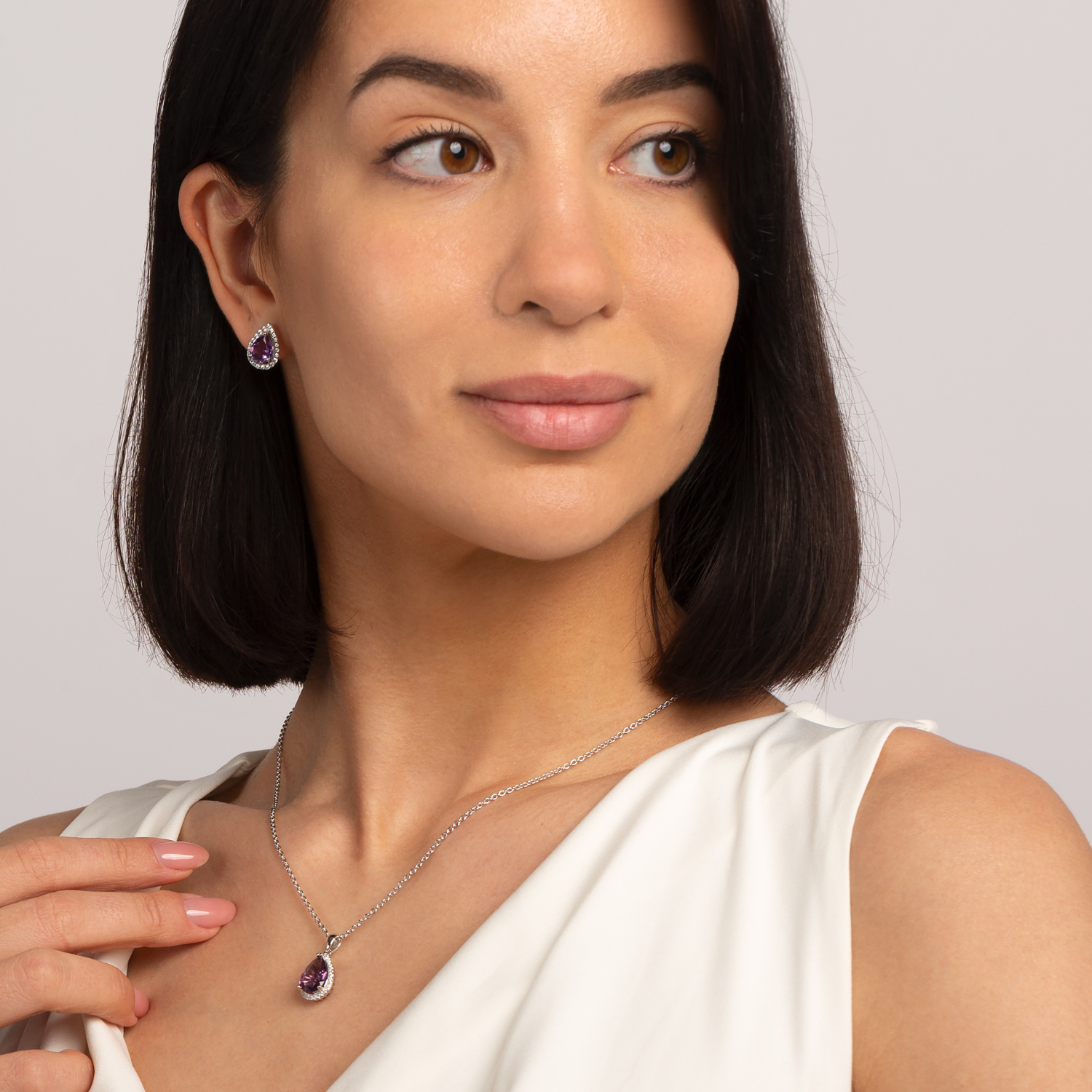 Model wearing 925 sterling silver amethyst necklace