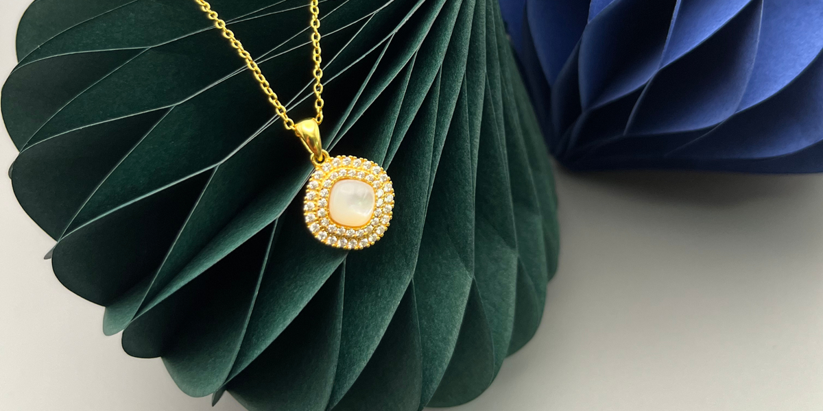 Why Choose Gold Jewellery? A Guide to Gold, Styling & More