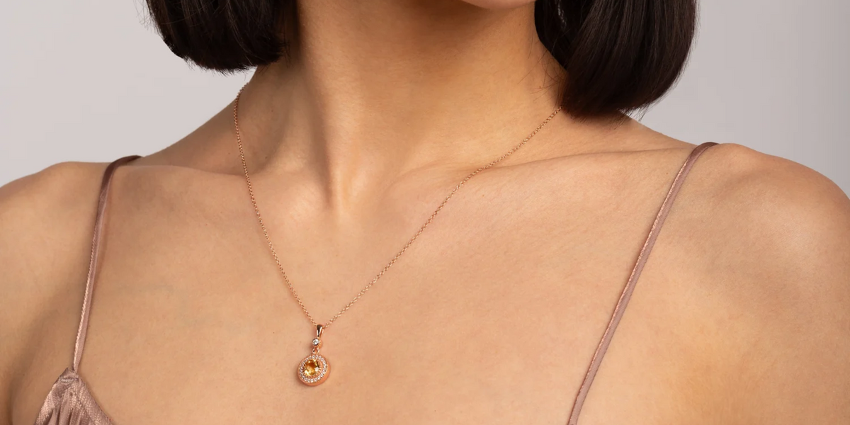 How to Choose the Perfect Rose Gold Necklace Gift