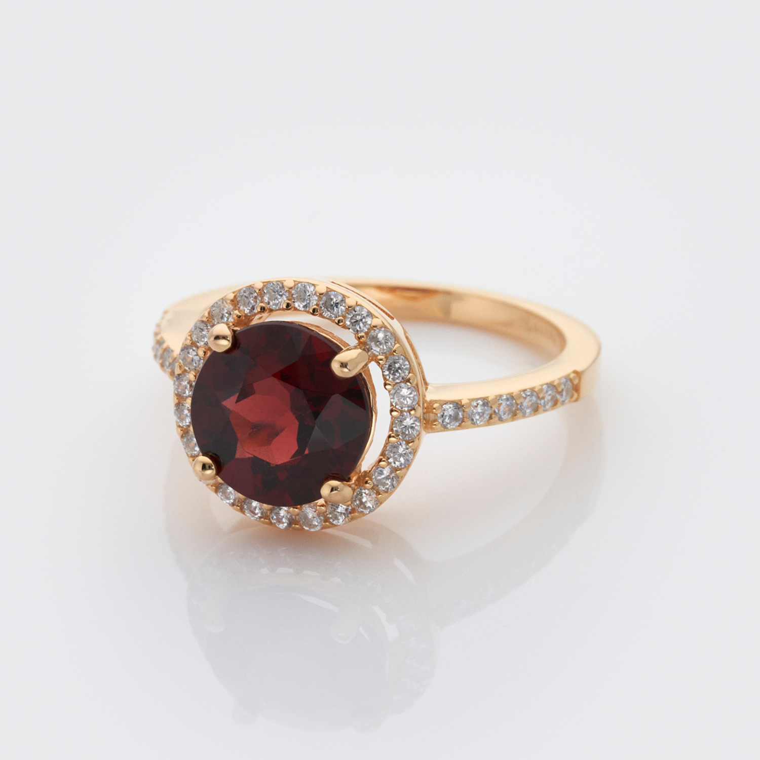 Royal Gold Garnet Ring