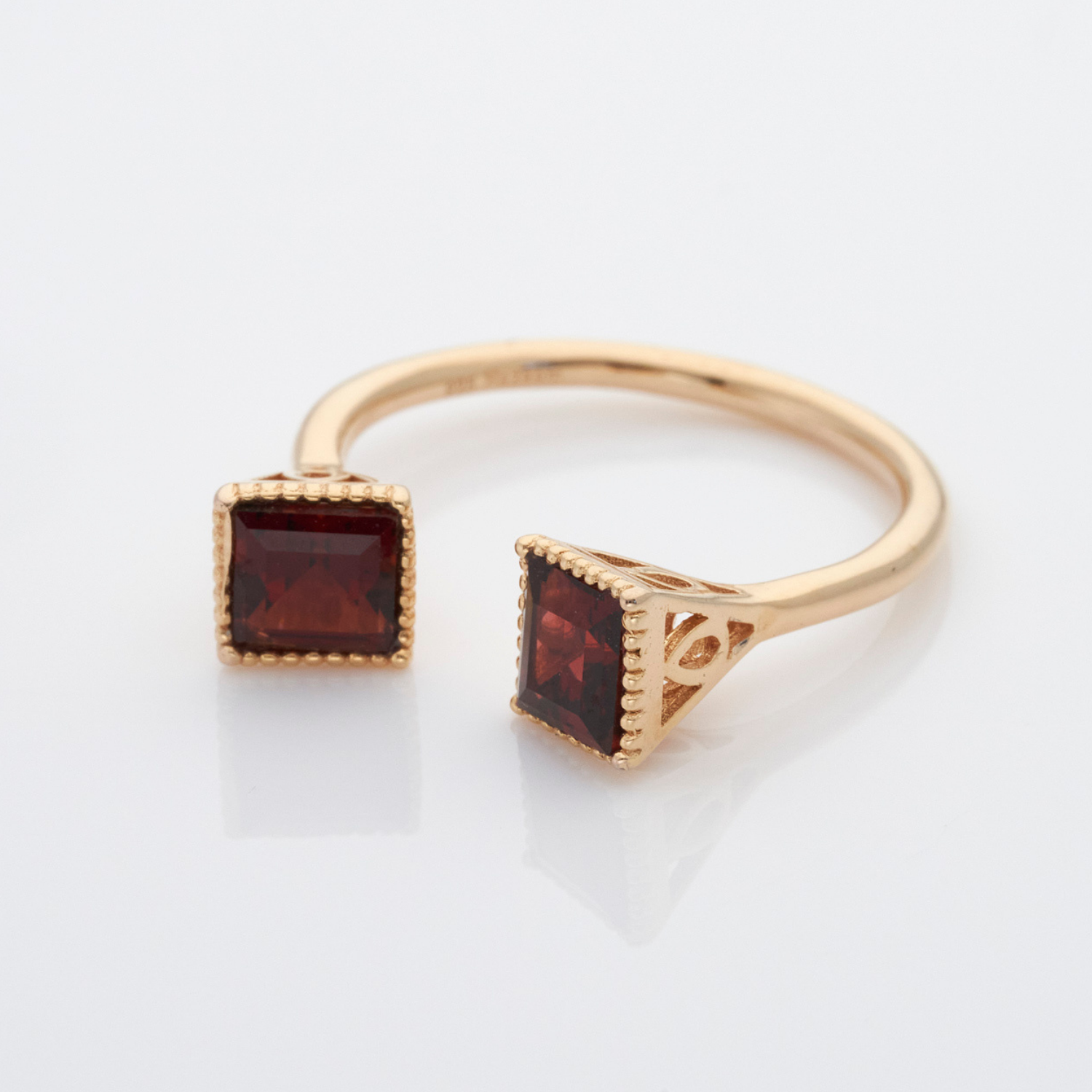 Admiral Gold Garnet Ring