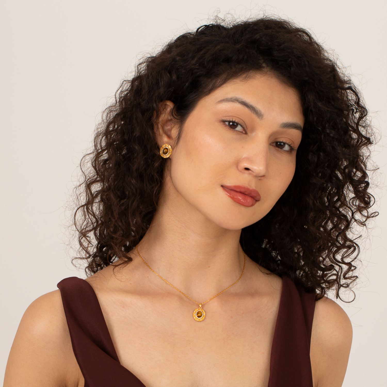 Reina Isabella II Pendant