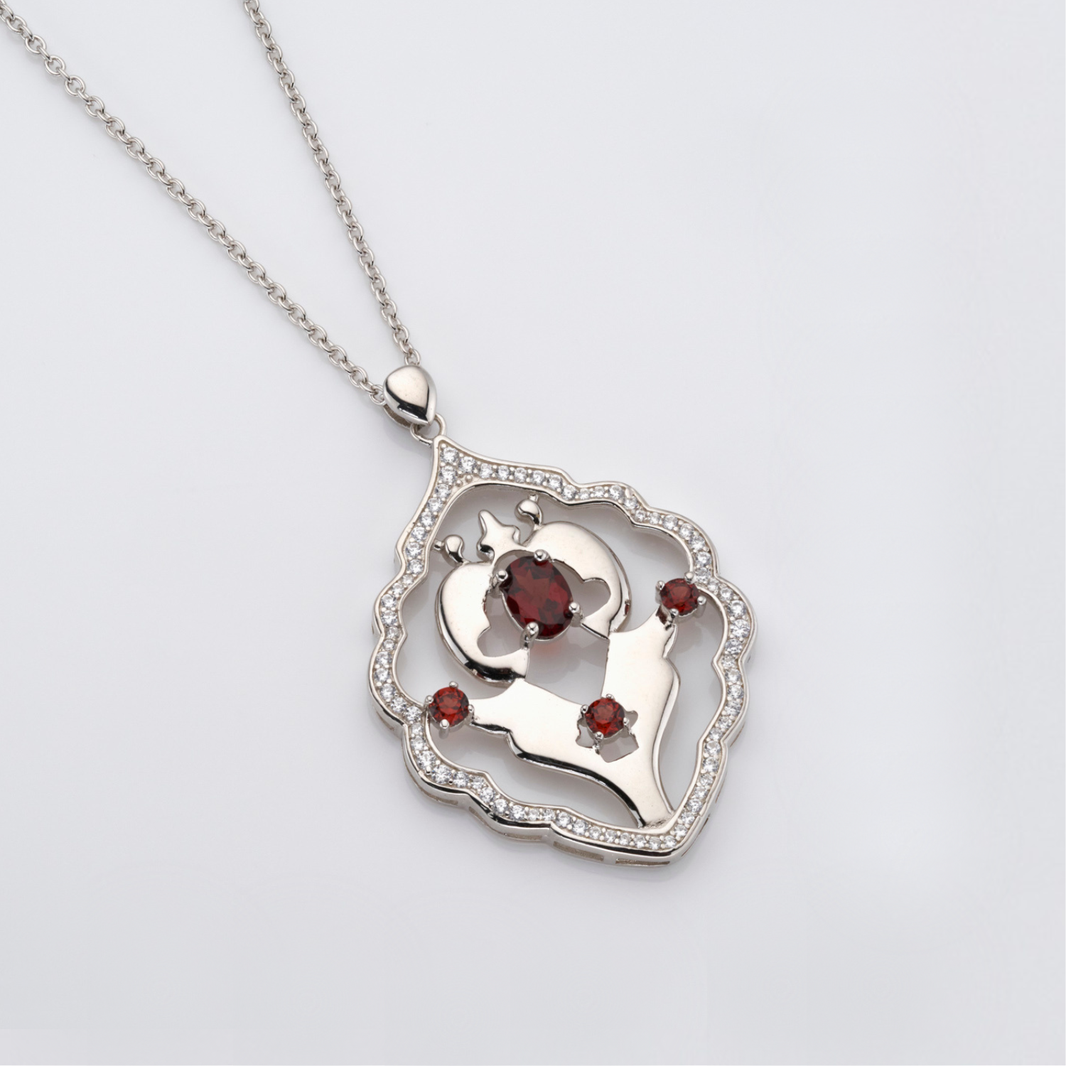 925 sterling silver garnet Iznik necklace