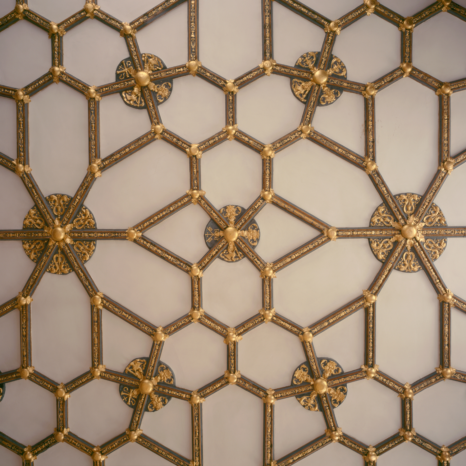 hampton court palace wolsey room ceiling
