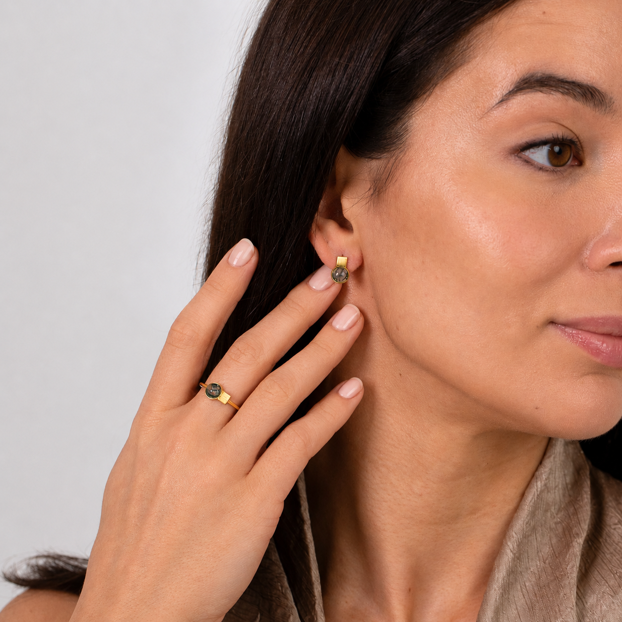 model wearing 18k gold plated sterling silver moss agate square jewellery set