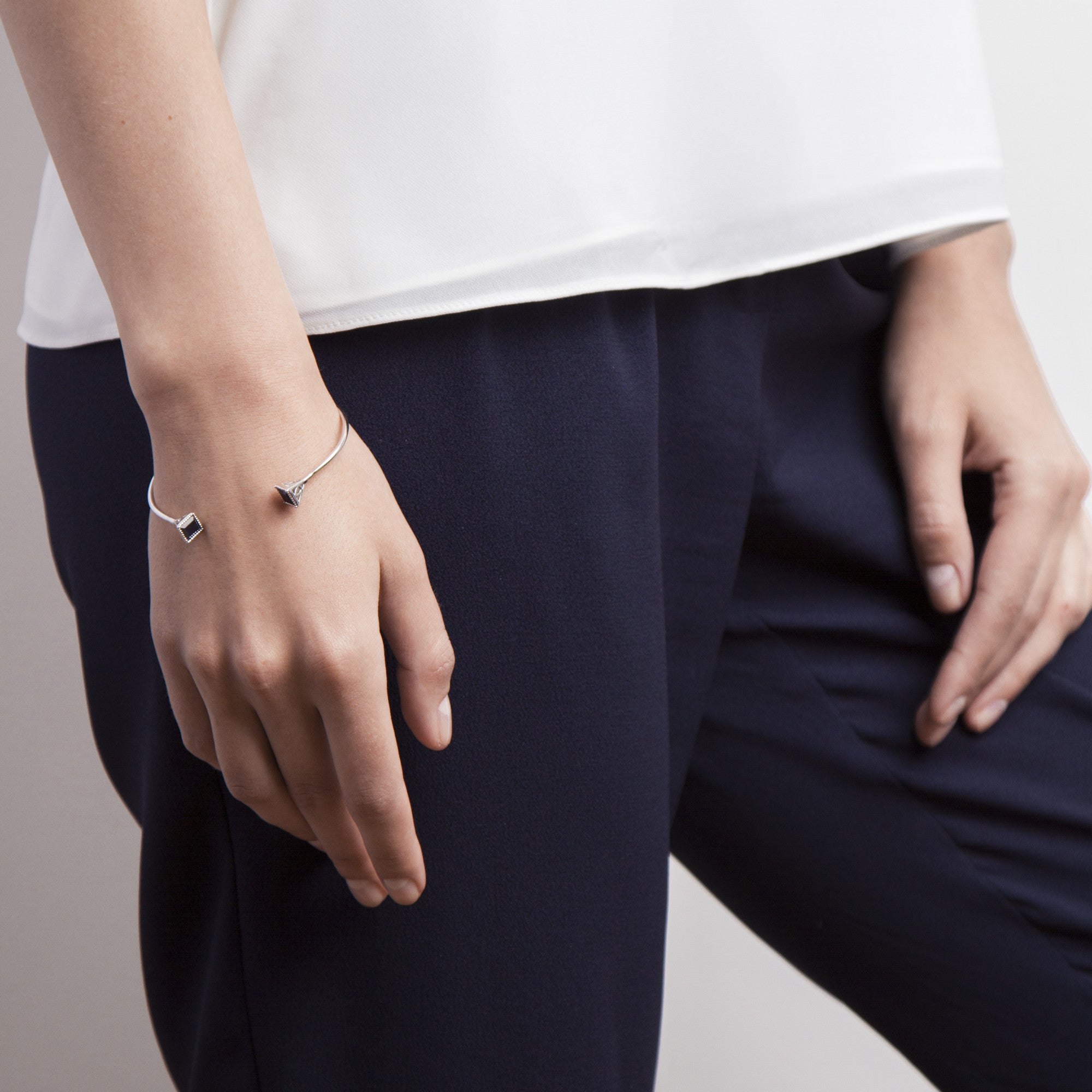 rhodium plated sterling silver Sapphire bangle